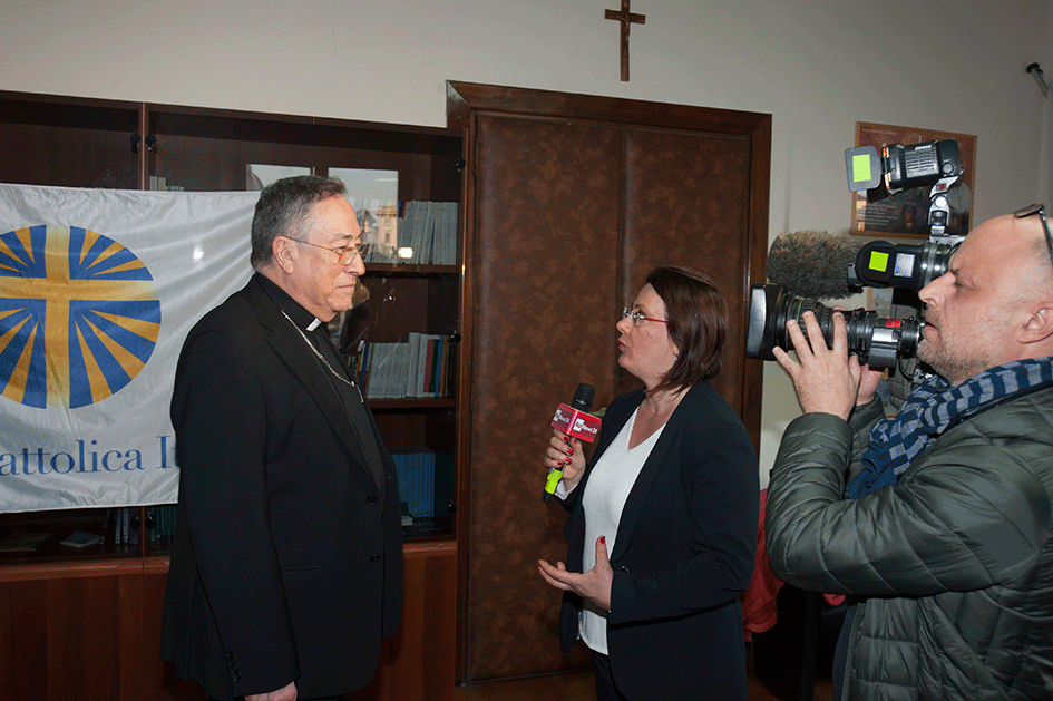 RaiNews24 intervista il cardinal Maradiaga RaiNews24 intervista il cardinal Maradiaga
